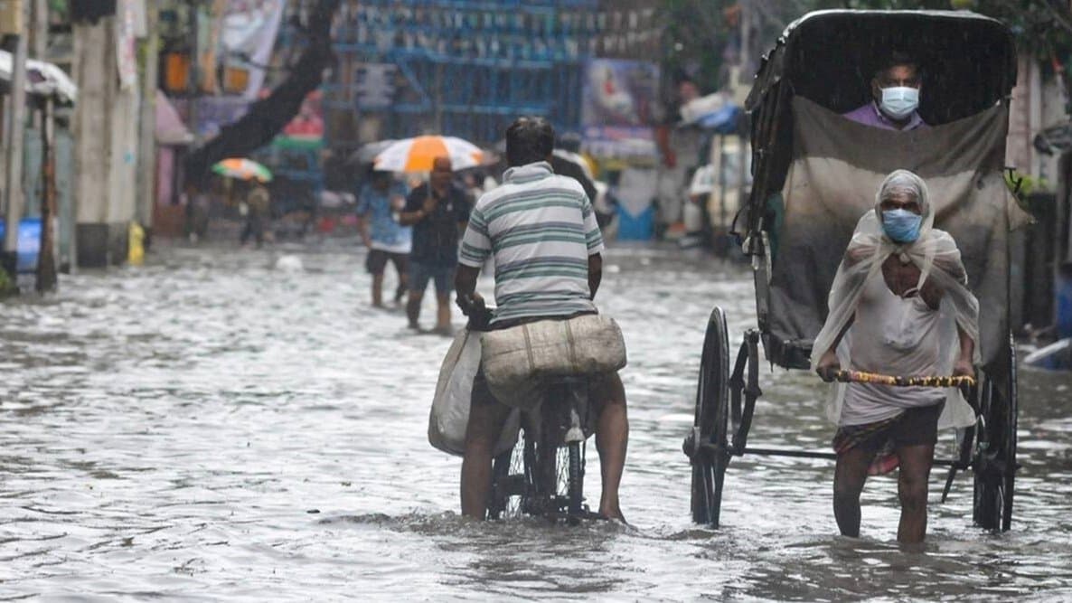 Weather update temperature below 30 heavy rainfall forecast in bengal gnr