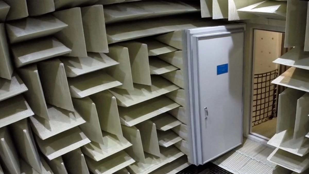 Worlds quietest room no one can stay here for hour blood rushing bones crunching