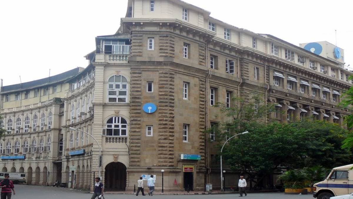 Concerns are growing regarding services in public banks