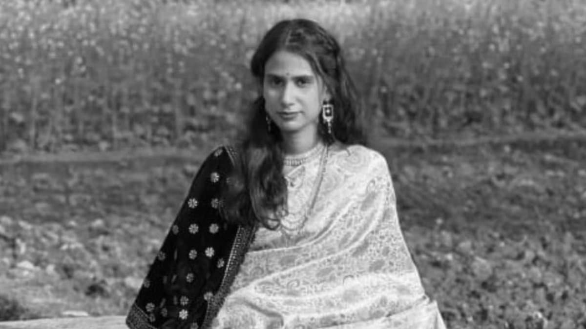 Dead body of nurse recovered from a house in Murshidabad gnr