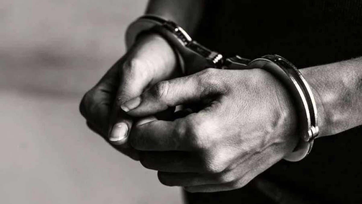 Man arrested for throwing his girlfriend from the third floor of hotel in Uttar Pradesh gnr