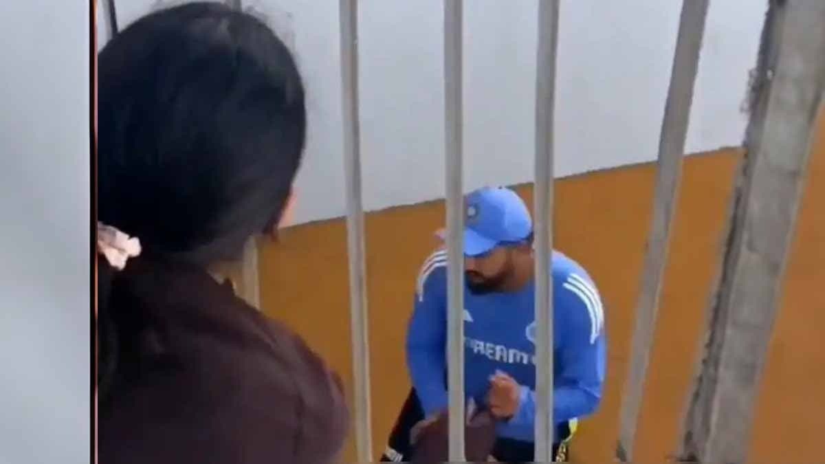 Girl asks Rohit Sharma to give Virat Kohli a message, his reply wins internet spt 
