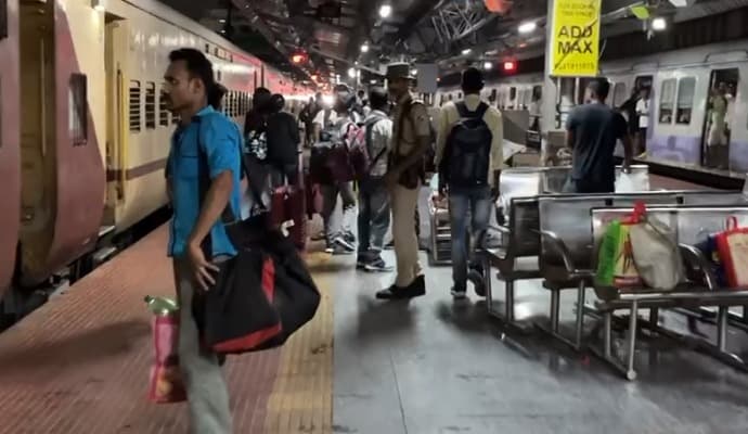 kanchanjunga express reached sealdah 