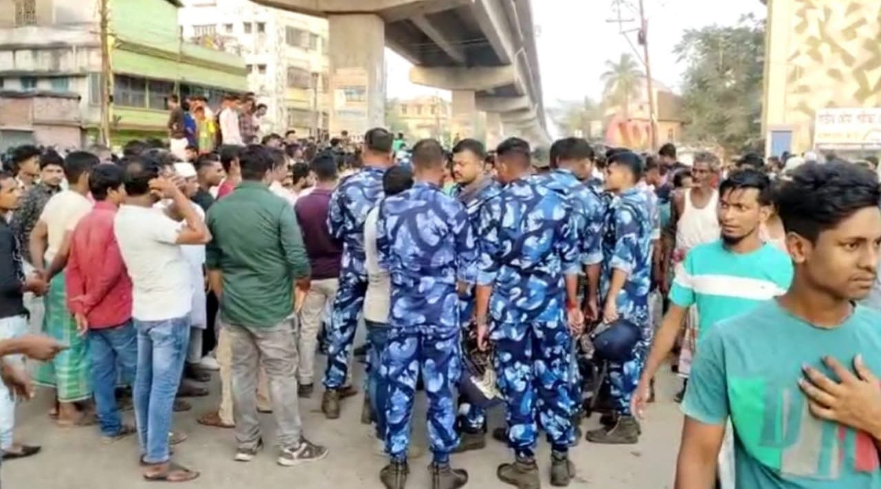 Road accident in Maheshtala