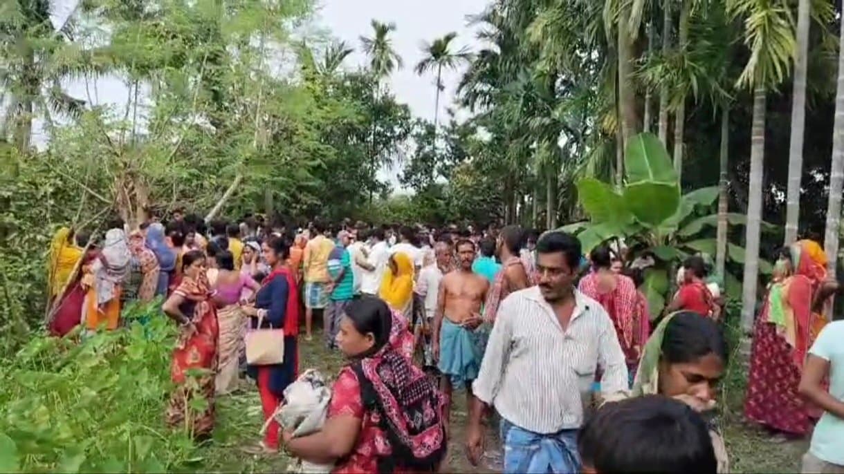 South 24 Pargana Mograhat three dead body found in garden gnr 