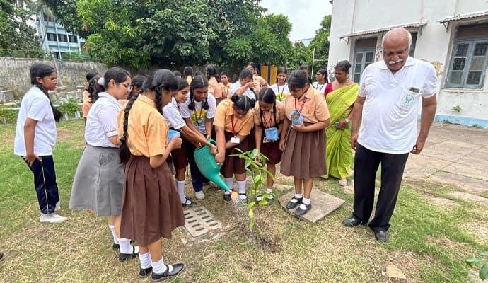 Van Mahotsav: যোধপুর পার্ক গার্লস স্কুলে পালিত হল বন মহোৎসব 