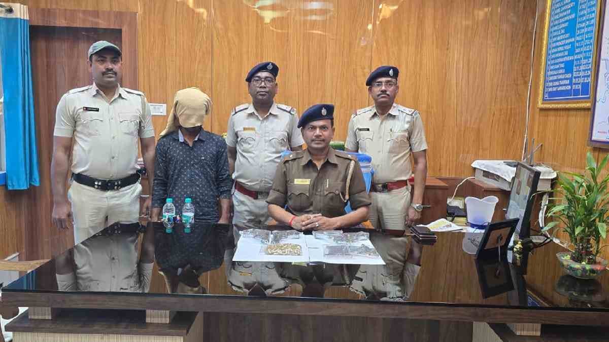 police arrest one, recovered illegal weapons gnr