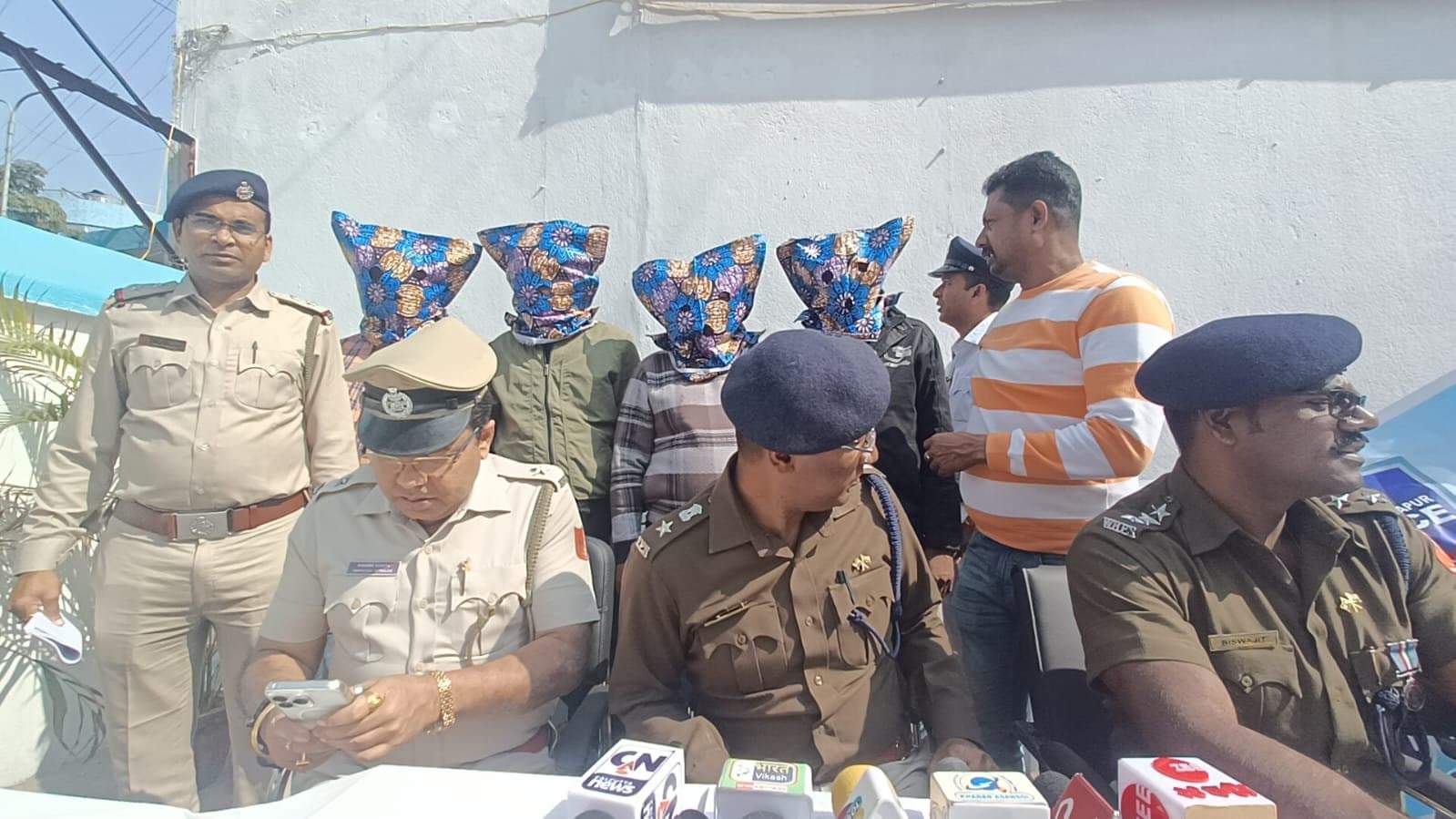 Four arrested in Asansol for attacking a businessman in his house gnr