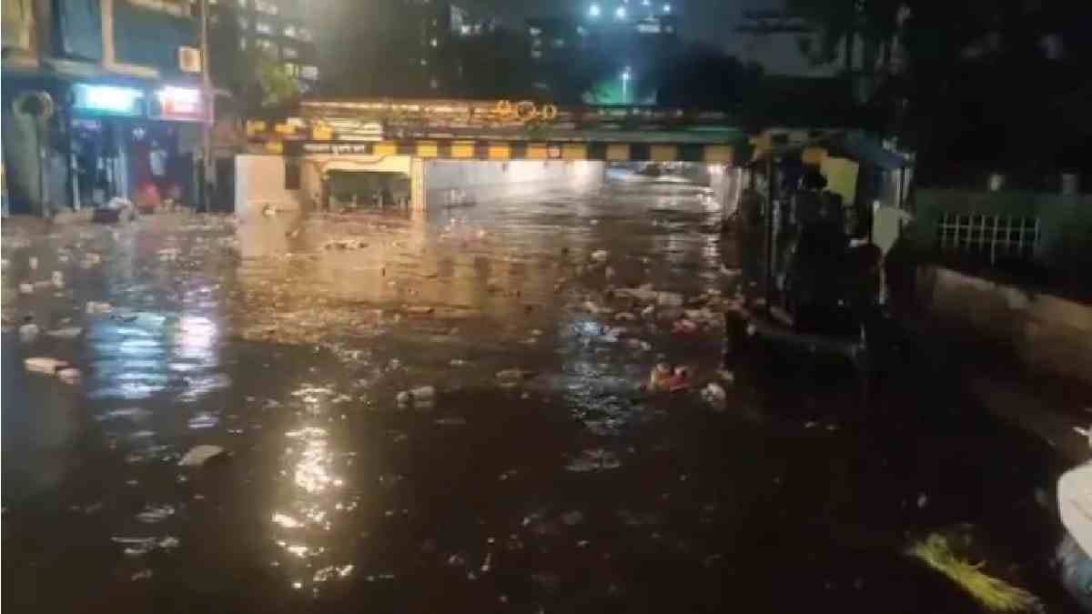 Heavy Rain Causes Chaos In Mumbai 