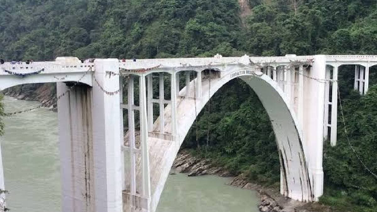 Family Dispute Leads Woman to Jump from Coronation Bridge in Sebok gnr
