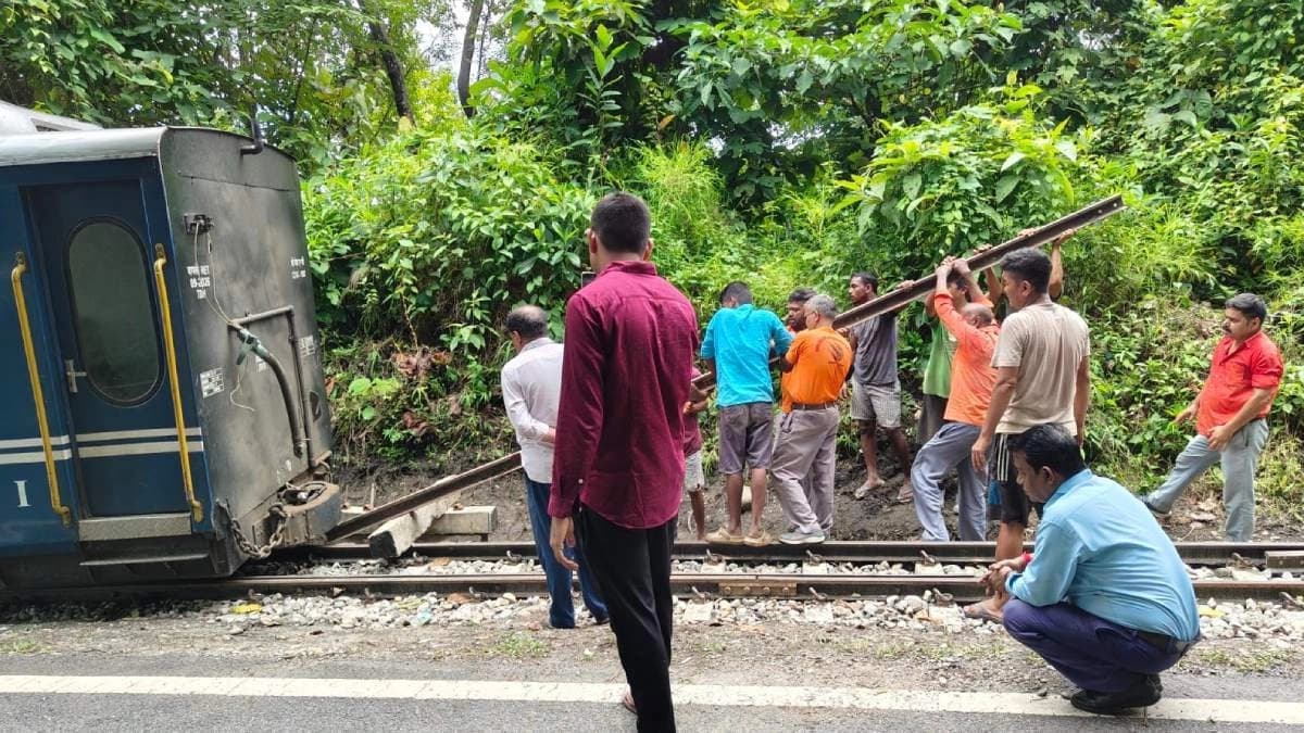 Toy Train of Darjeeling derailed again