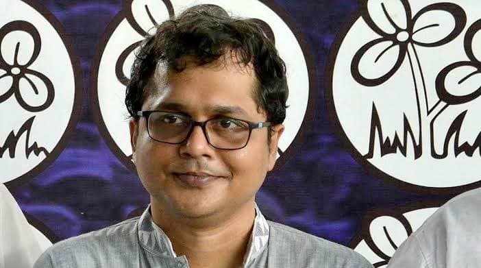 Saket Gokhale wants explanation on cancellation of aadhar 