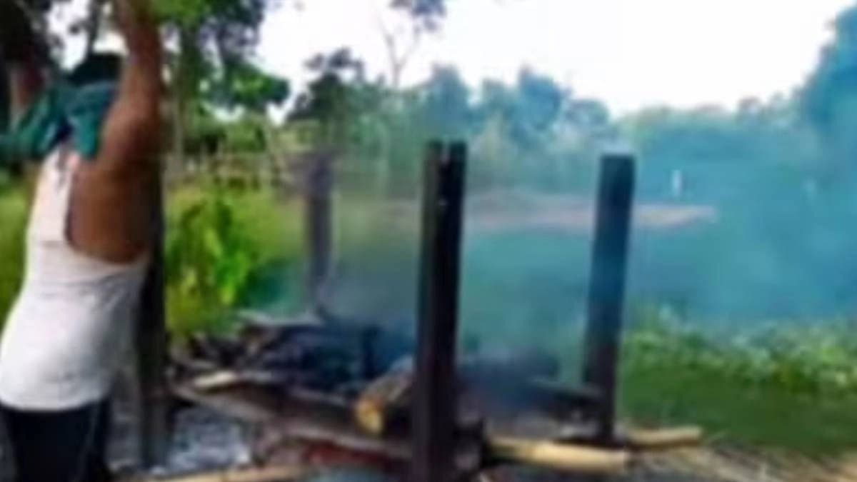 UP man expresses anger on freinds funeral pyre over not repaying loan