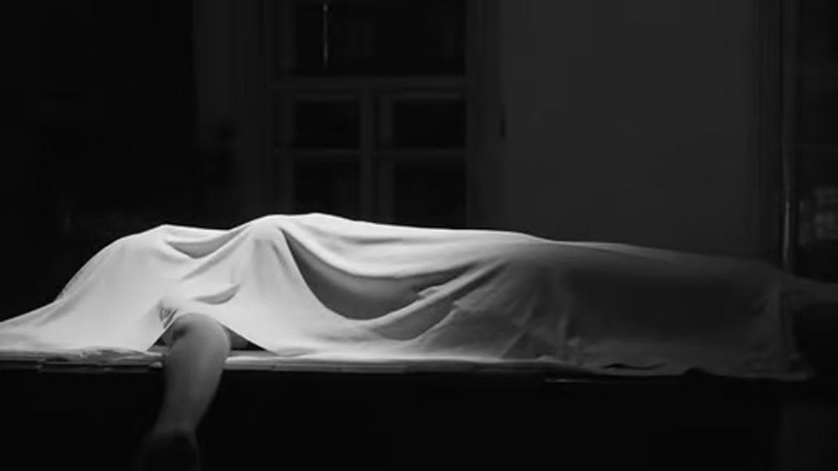 Women dies in road accident in Murshidabad gnr 