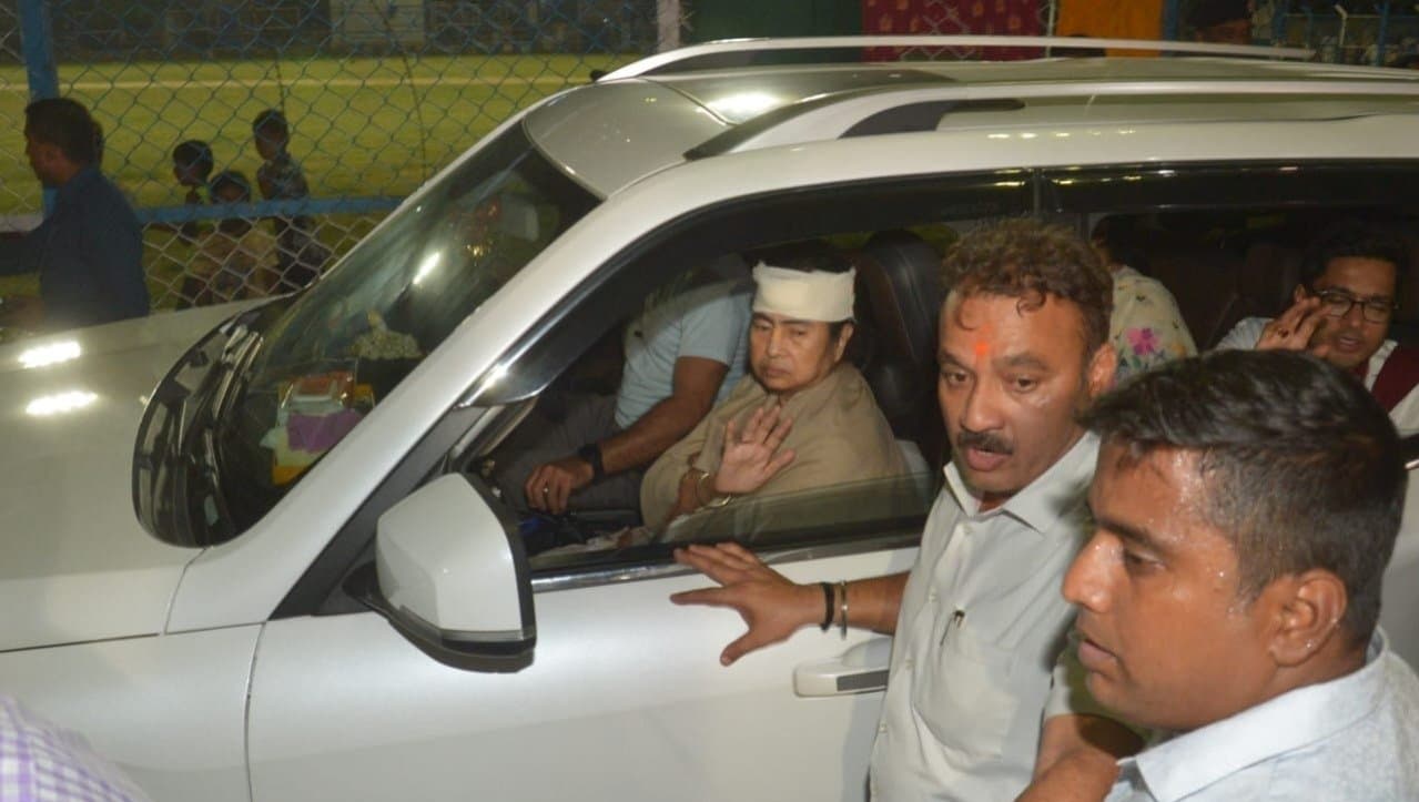 Mamata Banerjee health update news