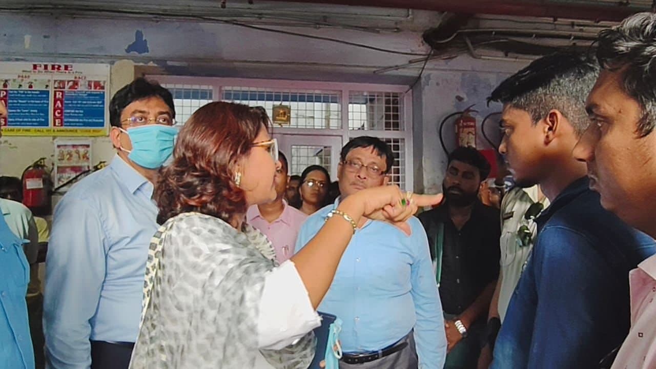 rachana banerjee visits the hospitals in hooghly gnr