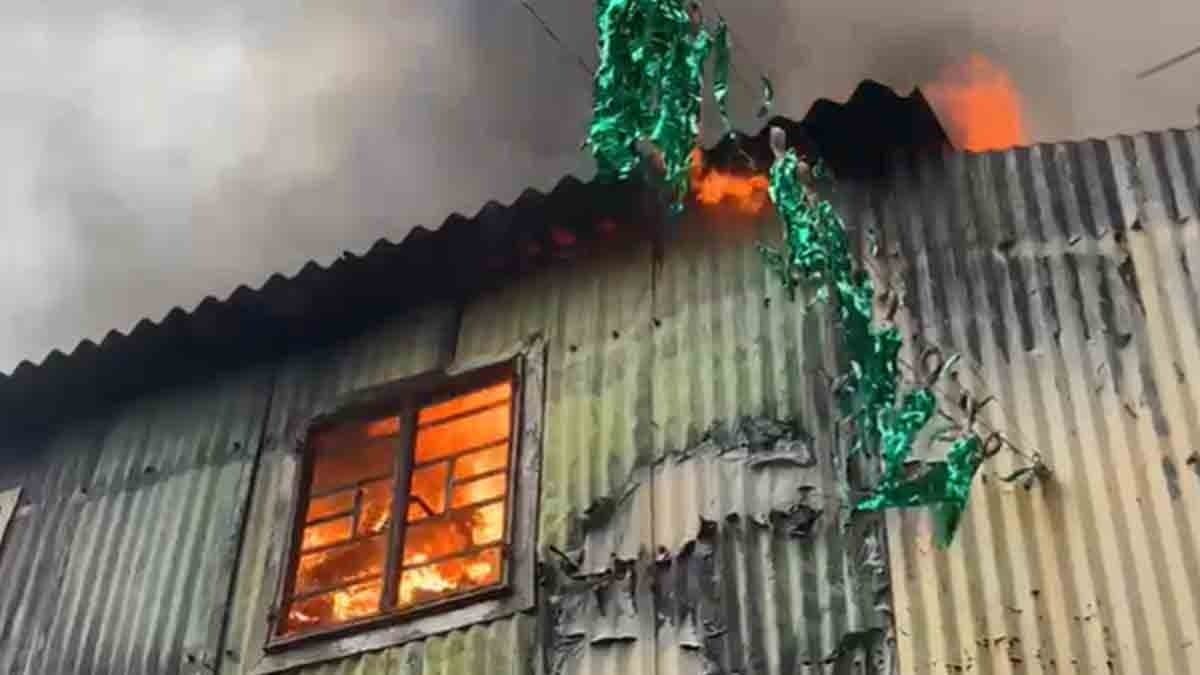 Kolkata massive fire breaks out in Tapsia factory 