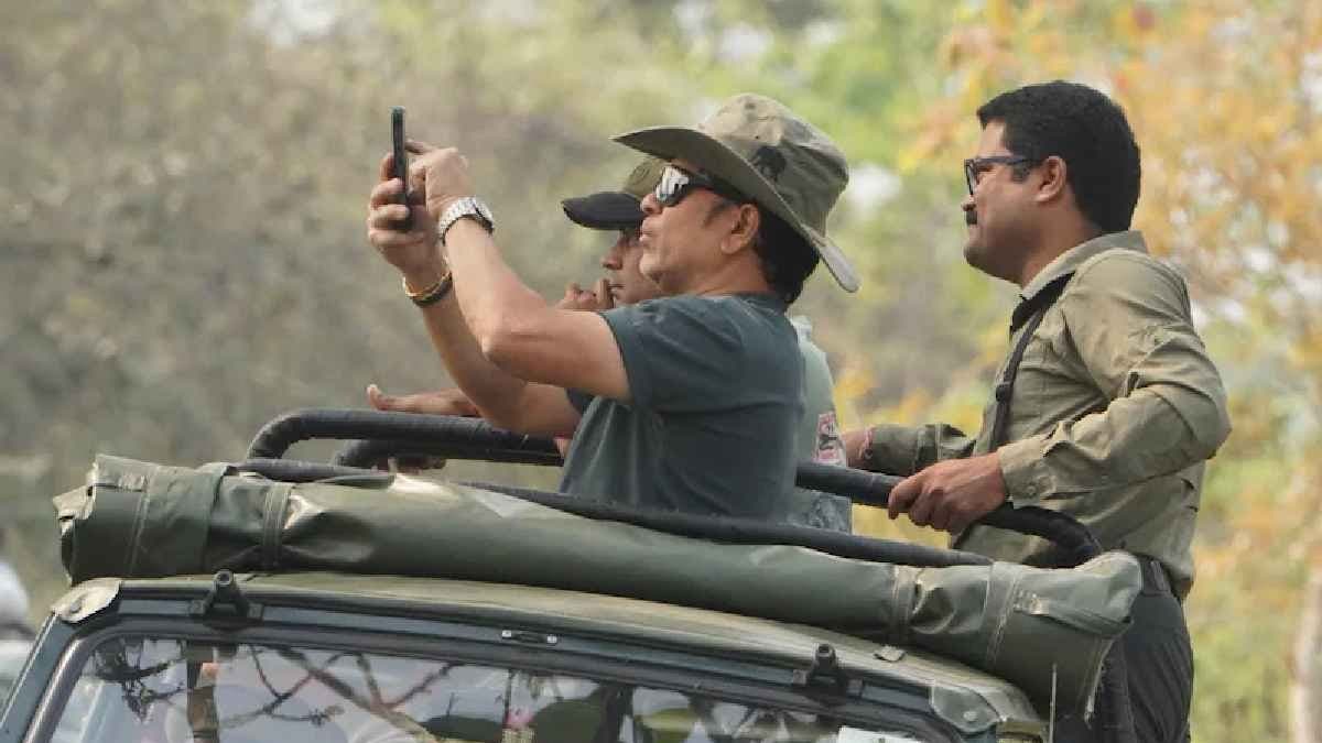 Sachin Tendulkar witnessing rare golden tiger in Kaziranga National Park