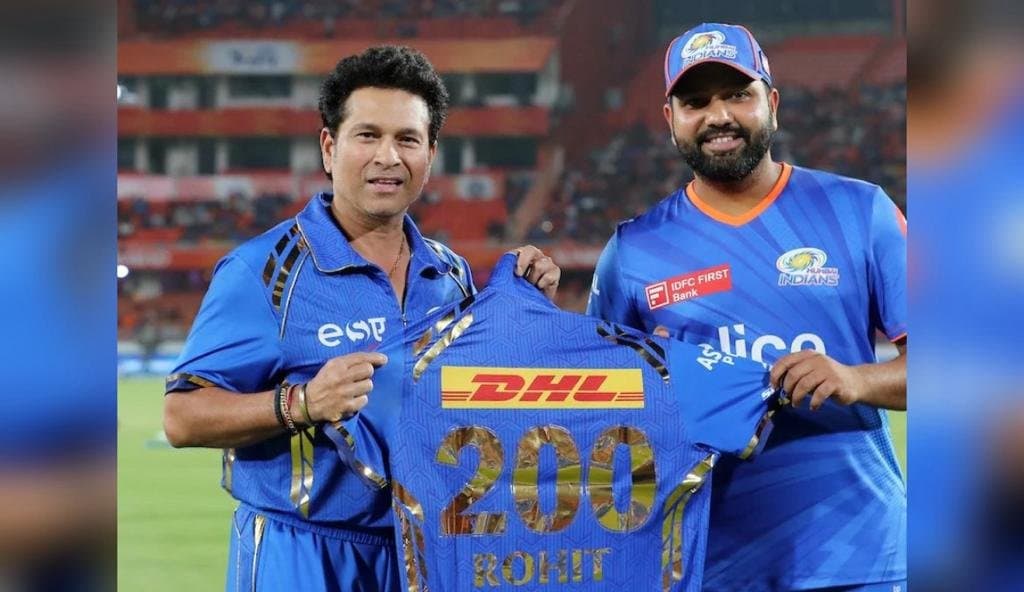 Rohit Sharma: মুম্বইয়ের হয়ে 'ডবল সেঞ্চুরি' রোহিতের, জার্সি তুলে দিলেন শচীন 