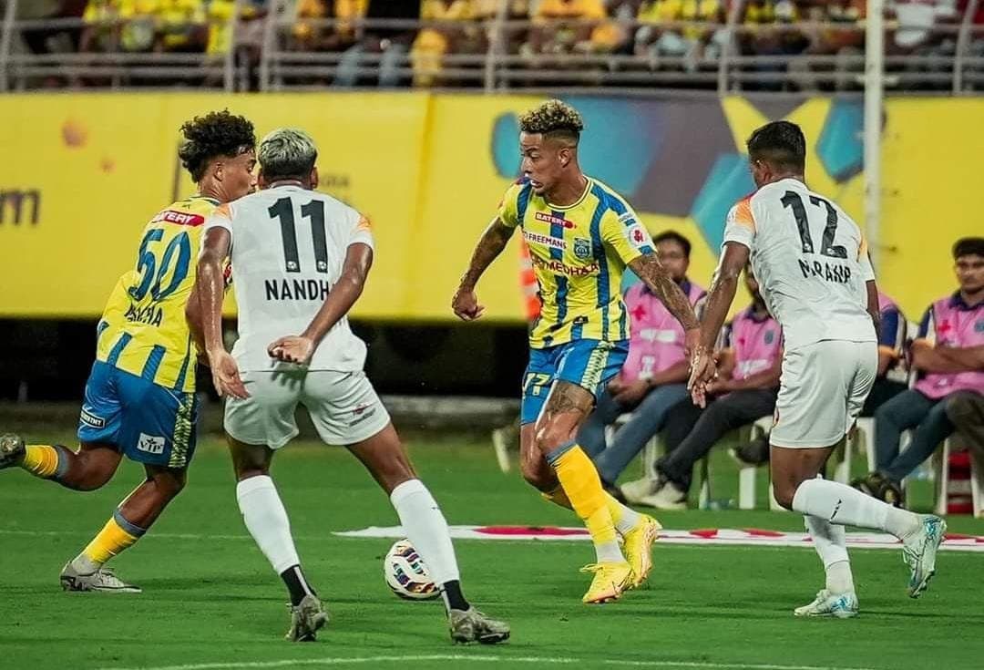 Kerala Blasters beat East Bengal by 2-1 in kerala