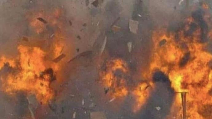 Gas ballon cylinder blast in kalyani fair one killed, three injured gnr 