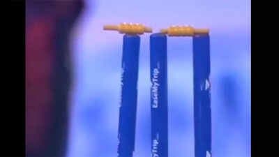 Unreal moment in cricket - batter out but bails dont fall 
