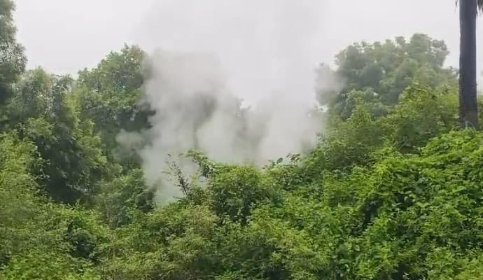 Burdwan is bursting out of the ground smoke gnr