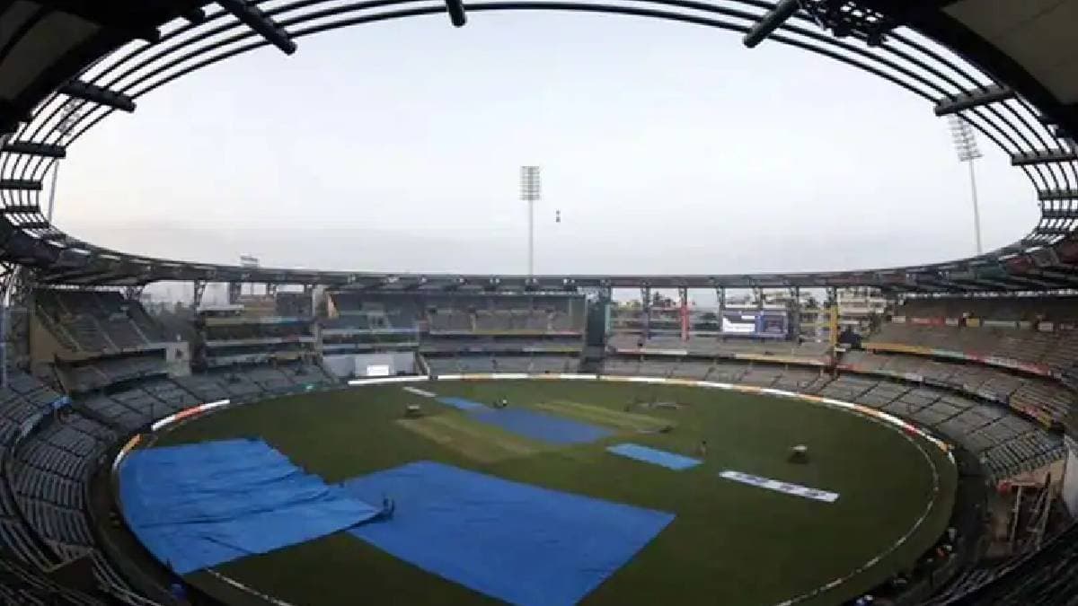MCA's Present For Groundstaff On 50th Anniversary Of Wankhede Stadium spt