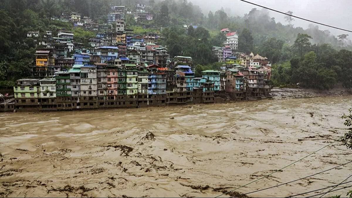 Traffic Halted For Emergency Work Near Sikkim West Bengal Border