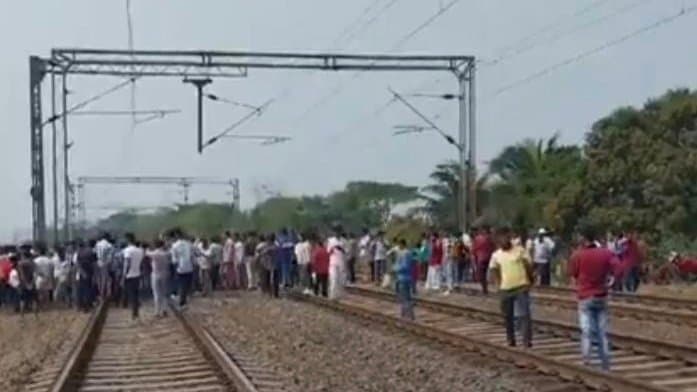 Rail blockade at deulti gnr