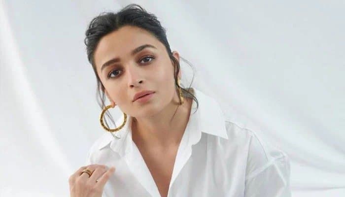 Alia Bhatt Loses temper at paparazzi for following her inside private bulding ENT