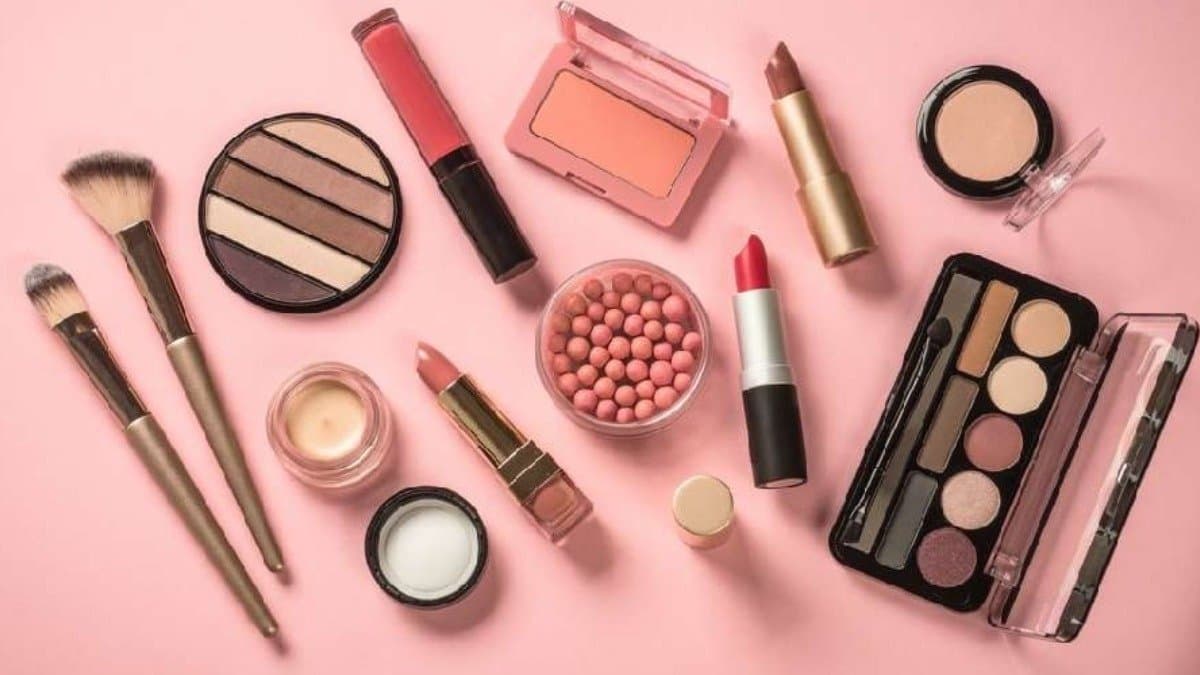 These are the best ways to store makeup products