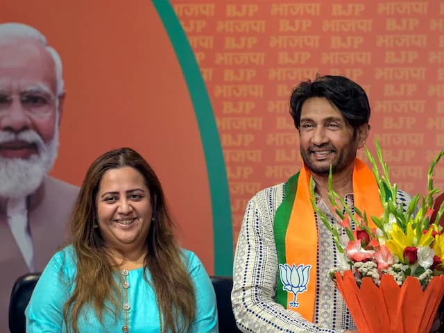 Actor Shekhar Suman, former Congress leader Radhika Khera join BJP