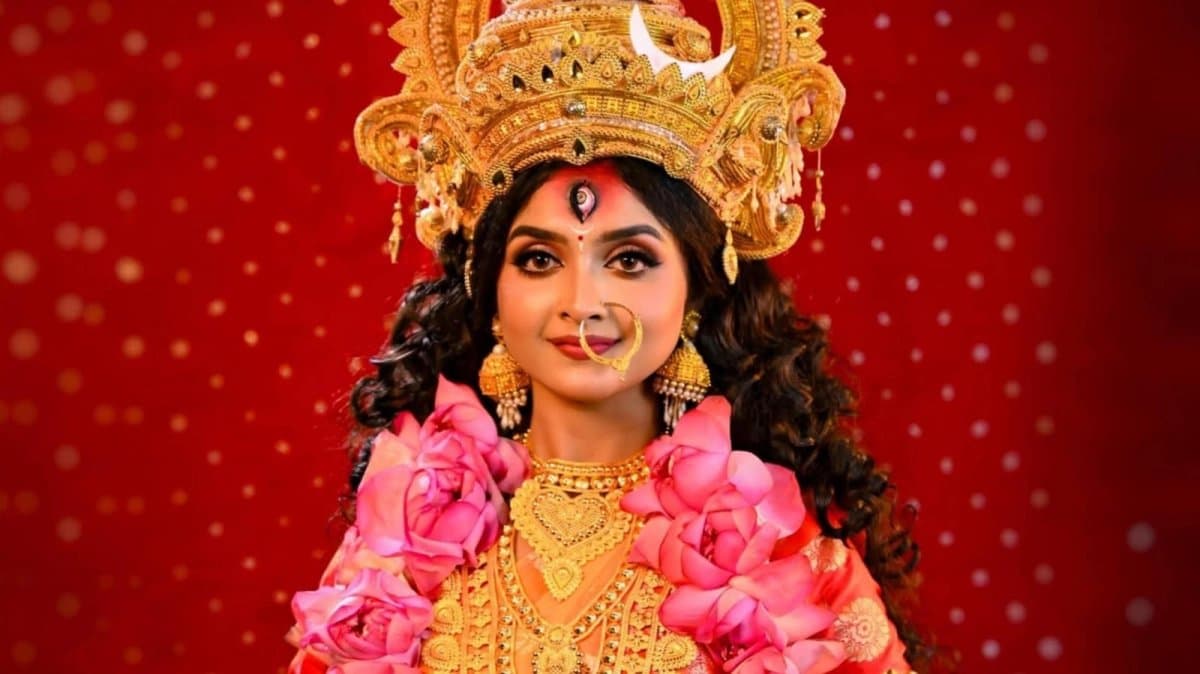 Tollywood actress Sudipta Roy going to shoot Mahalaya for social media 