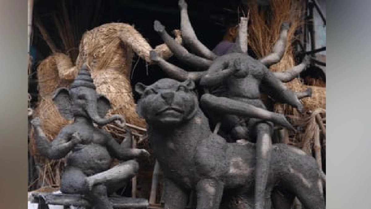 Durpa Puja 2025  heavy showers across state threw idol makers in  deep soup 