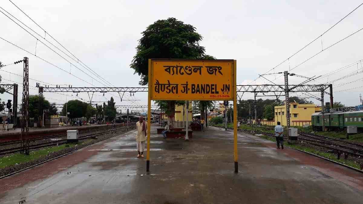 train services disrupted as overhead wire broken near bandel station 