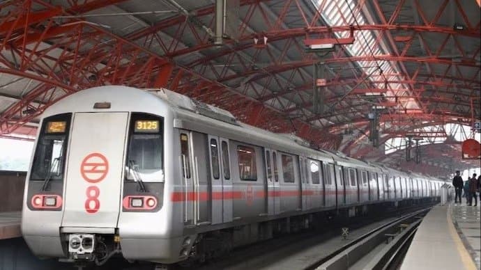 Woman comes under metro after her saree gets stuck on train's doors, dies