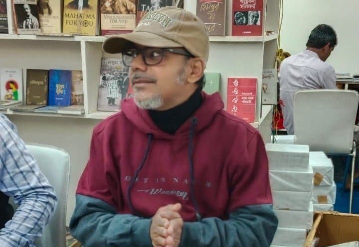 I went to the book fair with my father and got lost