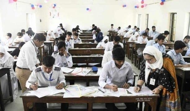 Bangladesh: উত্তাল বাংলাদেশে নিহত ছয় পড়ুয়া, বন্ধ সব শিক্ষা প্রতিষ্ঠান, স্থগিত এইচএসসি পরীক্ষা 