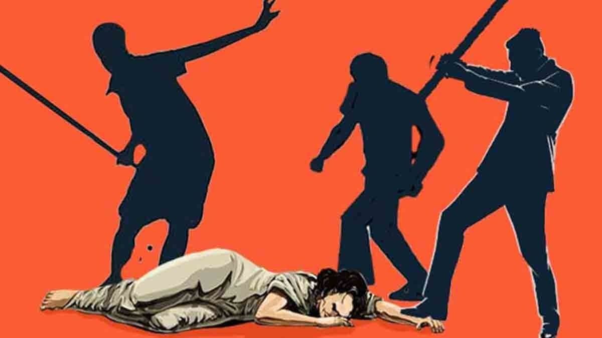 Woman leader of BJP beaten by BJP workers in office gnr 