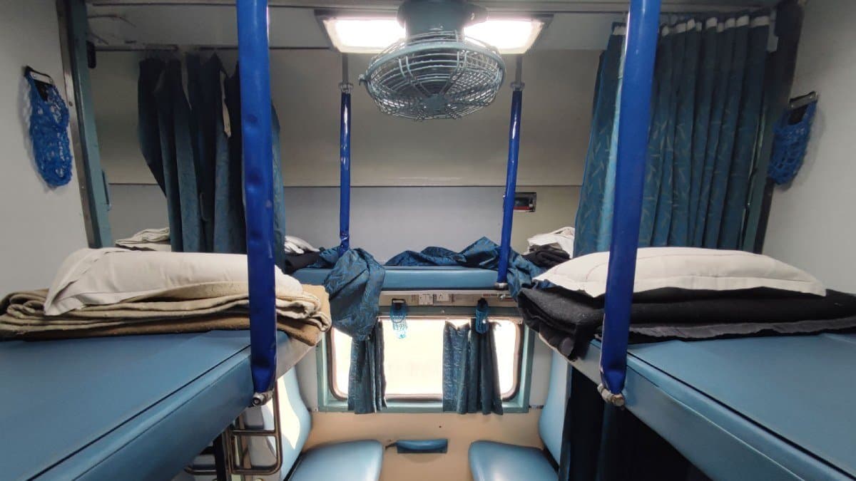 Passengers hide bed sheets in luggage, railway employees catch them red-handed in Prayagraj gnr