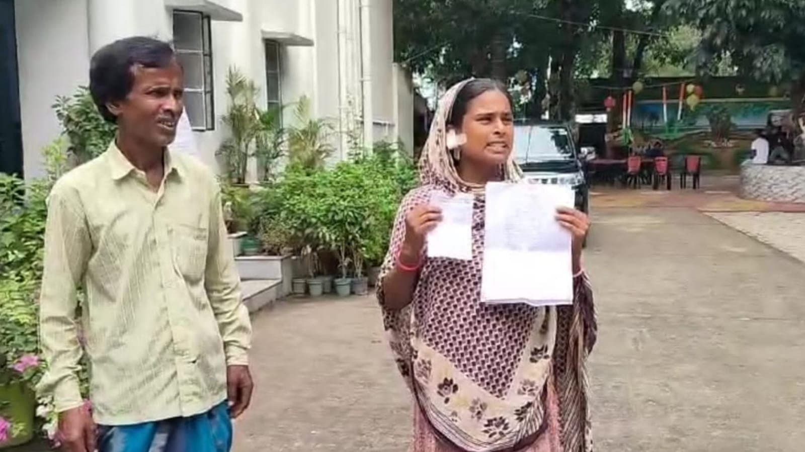জ্বর হয়েছে, ওষুধ এনে দাও, একথা বলার অপরাধে স্ত্রীয়ের কান কাটল স্বামী 
