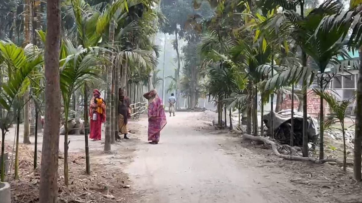 To get details of bengali workers in delhi a police team is at dinhata