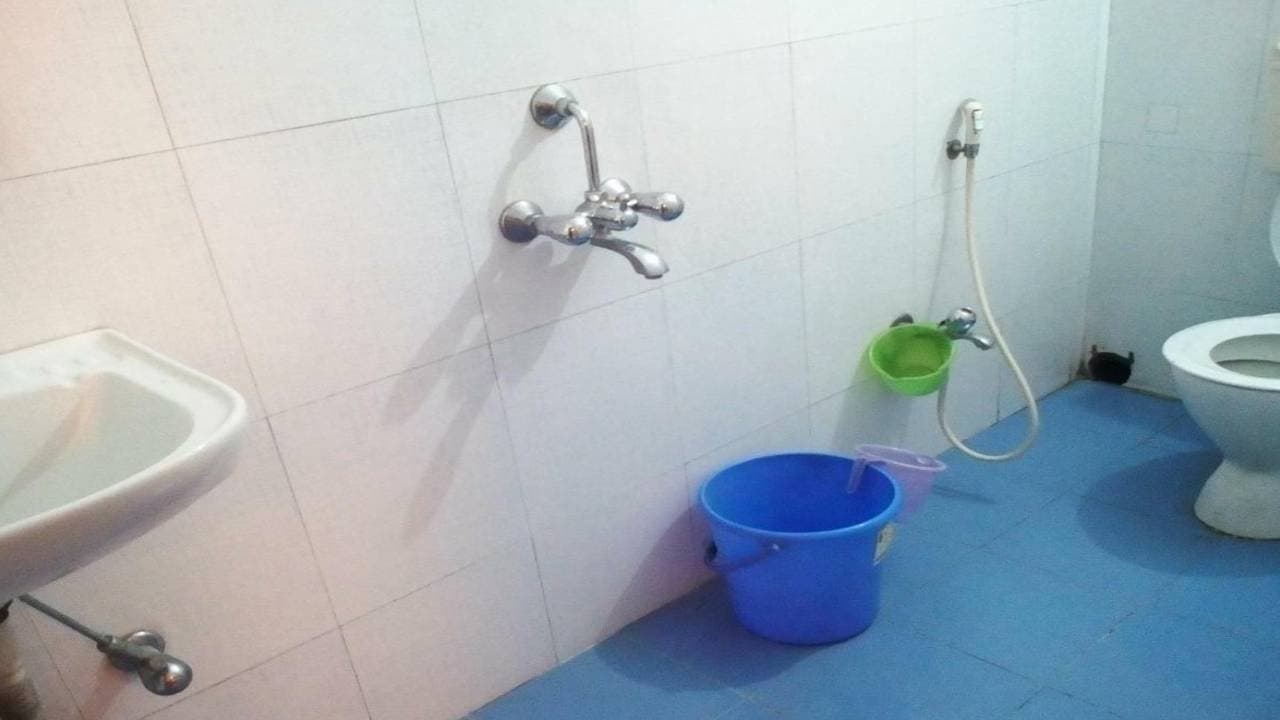 Vastu Shastra: do not keep empty bucket inside bathroom