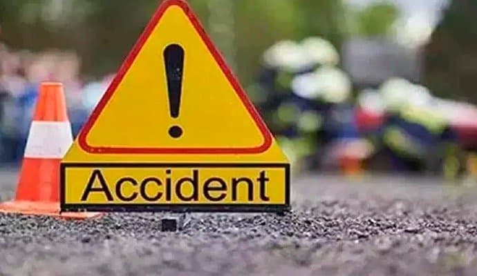 accident at north dinajpur, three dead