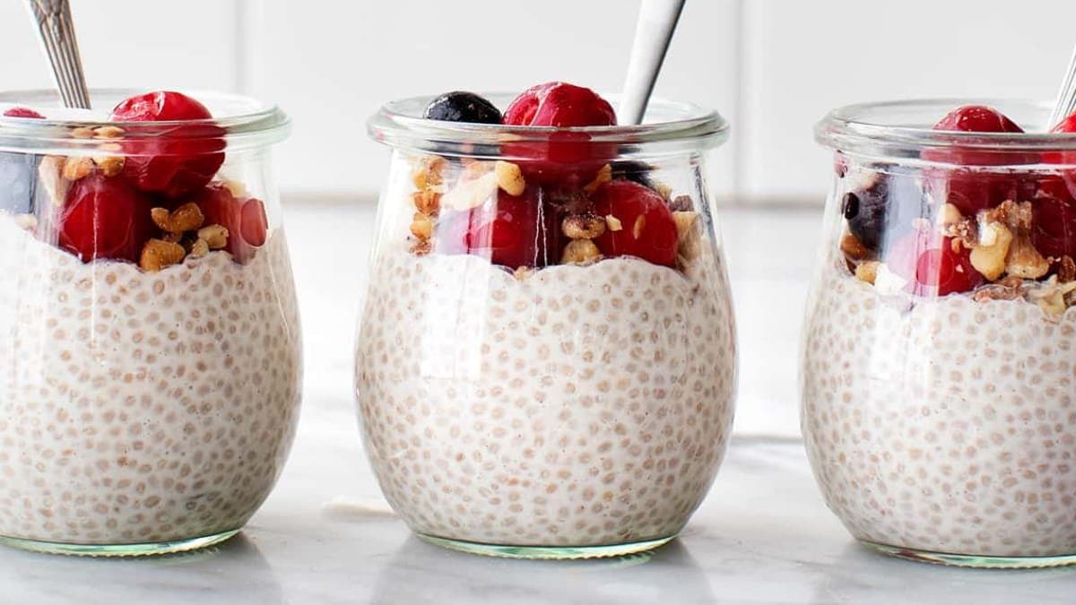 this healthy and tasty recipe of makhana chia pudding as your breakfast can full your empty stomach and make your day happy lif