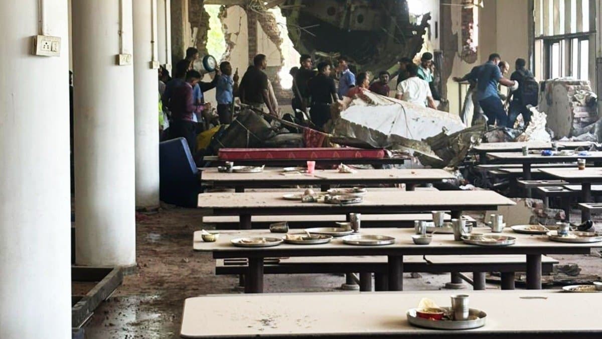 Air India Flight Crashed plane collided into a ahmedabad building where students lived