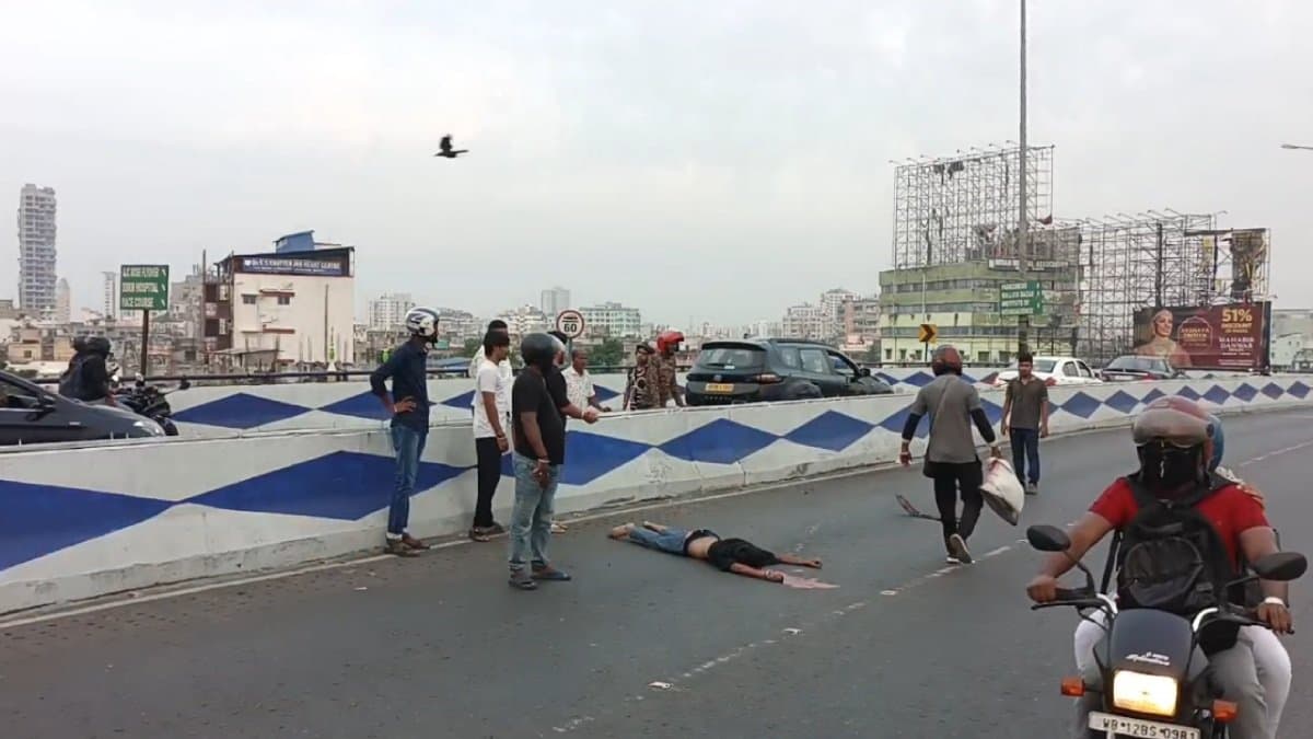 One died due to rash driving on Maa Flyover
