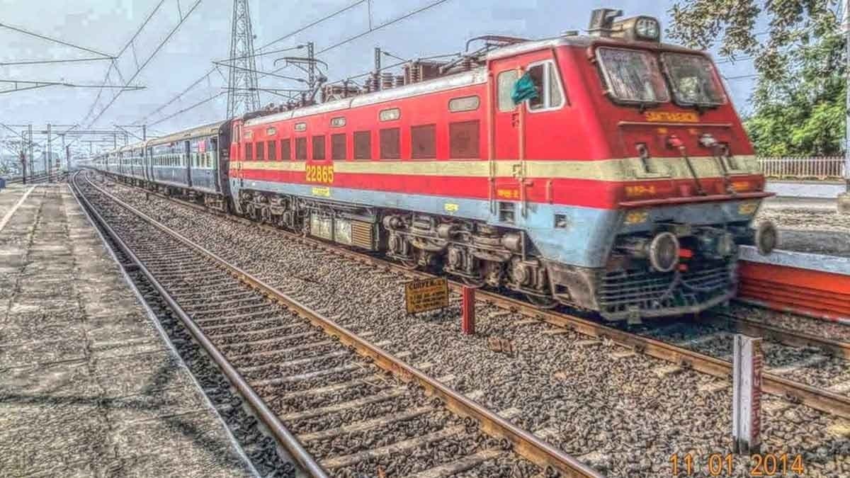 train for which even Vande Bharat and Rajdhani Express trains have to wait, know the details of the train gnr