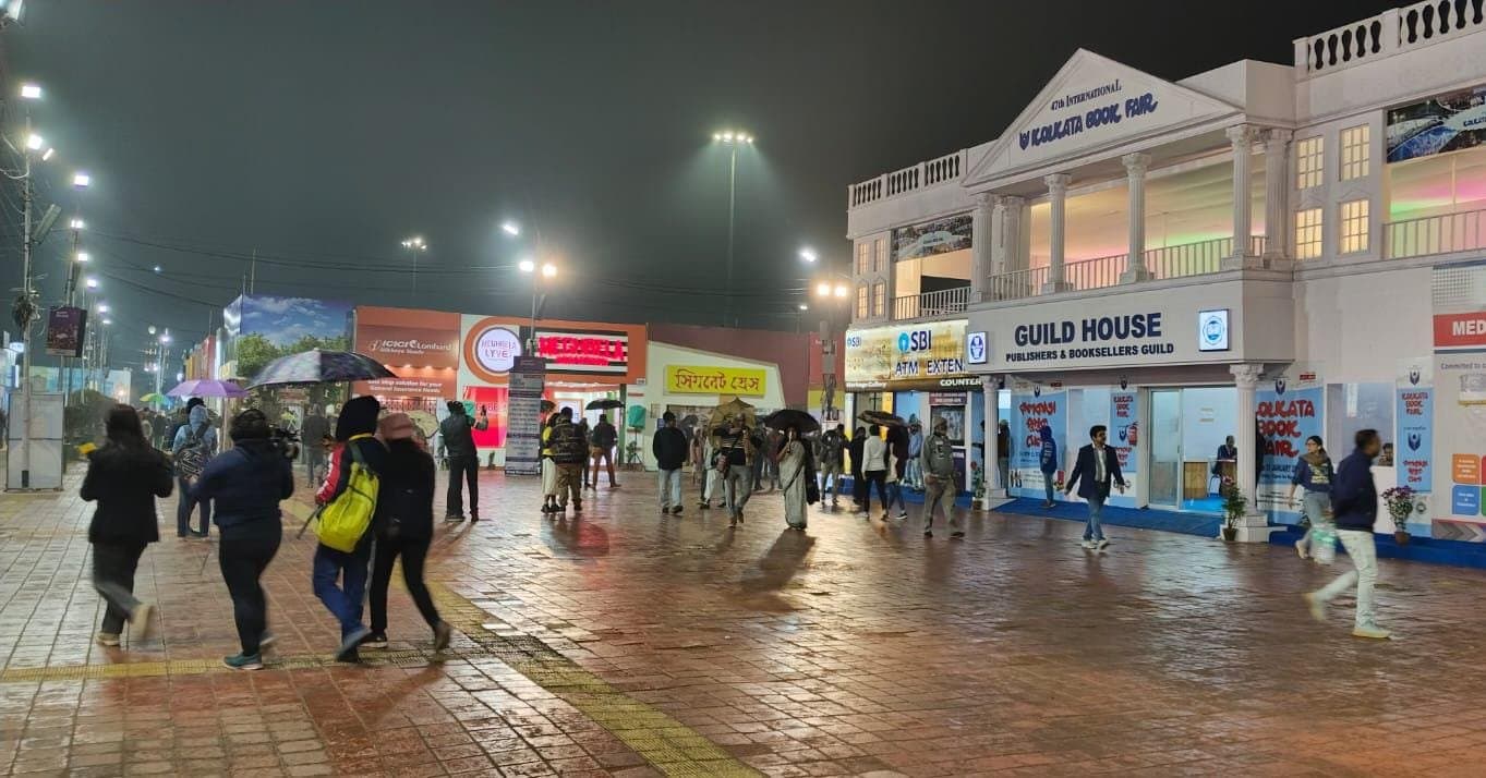 London practices at a rainy book fair on opening day